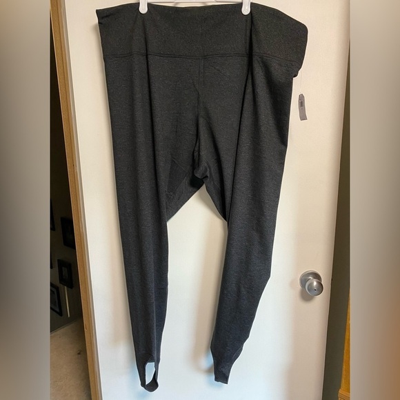 OLD Navy High-Waisted Stirrup Leggings, CozeCore Heathered Grey, Performance - Picture 2 of 11